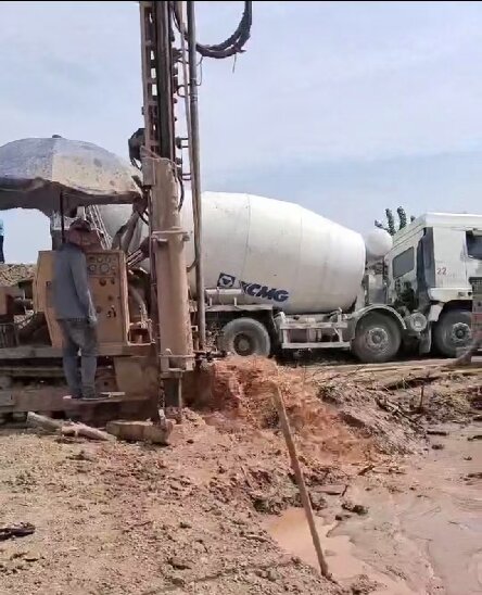 监利岩石井施工